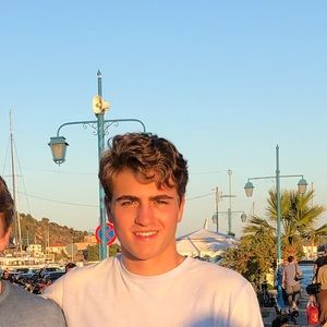 Meet your Posher, Max